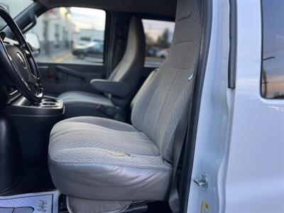 2017 Chevrolet Express LT 3500 12 PASSENGER - Photo 8 - Beaverton, OR 97005