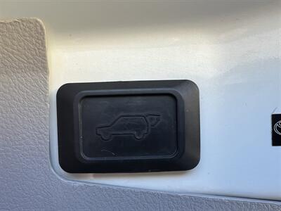 2013 Toyota Highlander Limited AWD   - Photo 13 - Beaverton, OR 97005