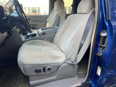 2004 Chevrolet Silverado 3500 LT 4dr Extended Cab 4X4 - Photo 9 - Beaverton, OR 97005