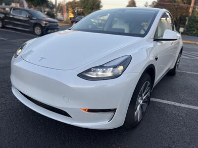 2024 Tesla Model Y Long Range - Photo 1 - Beaverton, OR 97005