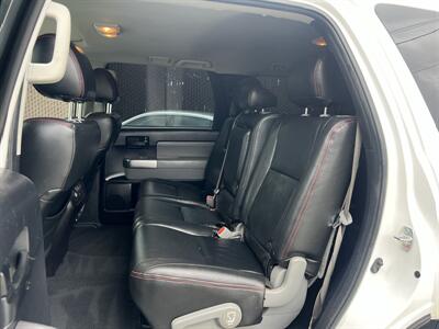 2019 Toyota Sequoia SR5 4X4   - Photo 10 - Beaverton, OR 97005