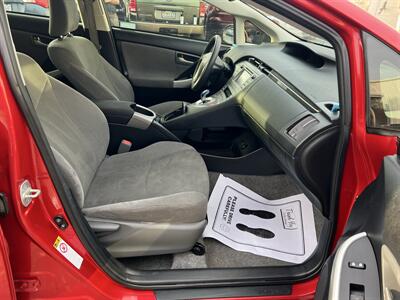 2014 Toyota Prius Four   - Photo 14 - Beaverton, OR 97005