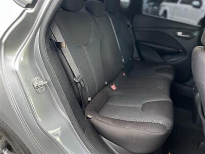 2015 Dodge Dart SE - Photo 12 - Beaverton, OR 97005