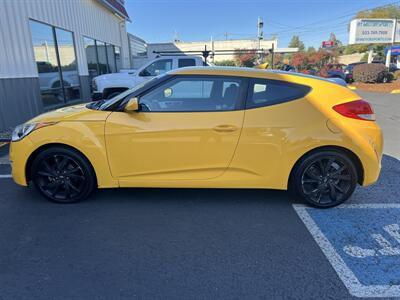 2017 Hyundai Veloster - Photo 2 - Beaverton, OR 97005