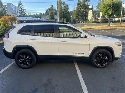 2020 Jeep Cherokee Latitude Plus 4X4 - Photo 6 - Beaverton, OR 97005