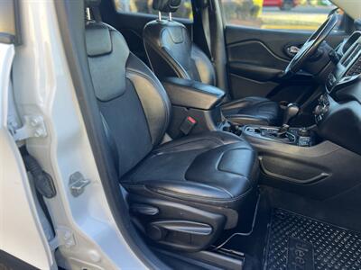 2020 Jeep Cherokee Latitude Plus 4X4 - Photo 13 - Beaverton, OR 97005