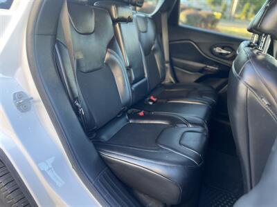 2020 Jeep Cherokee Latitude Plus 4X4 - Photo 12 - Beaverton, OR 97005