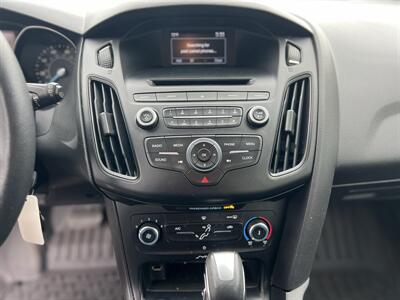 2016 Ford Focus SE - Photo 15 - Beaverton, OR 97005