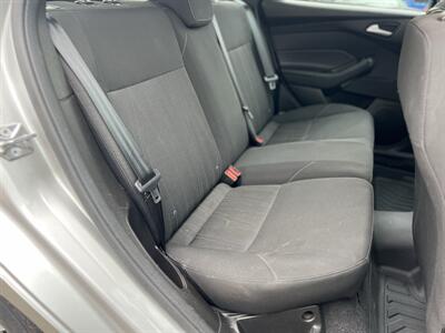 2016 Ford Focus SE - Photo 12 - Beaverton, OR 97005