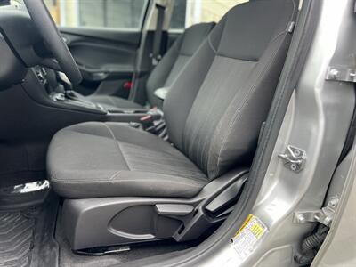 2016 Ford Focus SE - Photo 9 - Beaverton, OR 97005