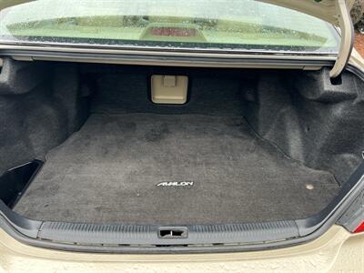 2001 Toyota Avalon XLS - Photo 11 - Beaverton, OR 97005