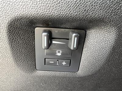 2012 Chevrolet Tahoe LTZ 4WD   - Photo 21 - Beaverton, OR 97005