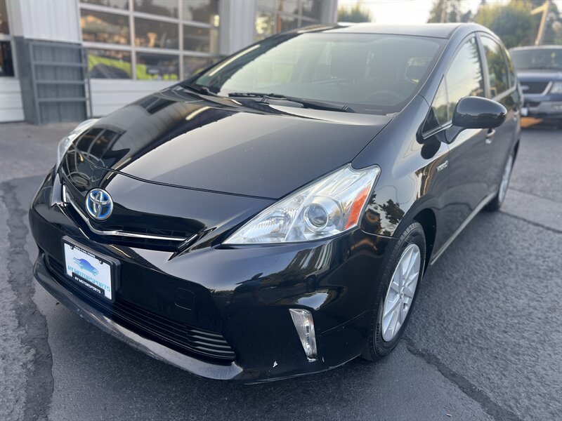 2014 Toyota Prius V Two   - Photo 1 - Beaverton, OR 97005