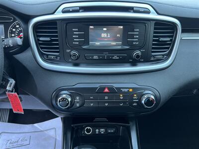 2016 Kia Sorento LX V6 AWD - Photo 16 - Beaverton, OR 97005