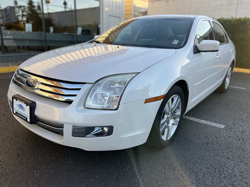 White Suede Clearcoat 2009 Ford Fusion Sedan Front-Wheel Drive Automatic