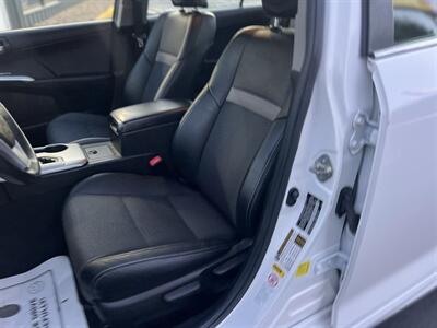2014 Toyota Camry SE   - Photo 9 - Beaverton, OR 97005