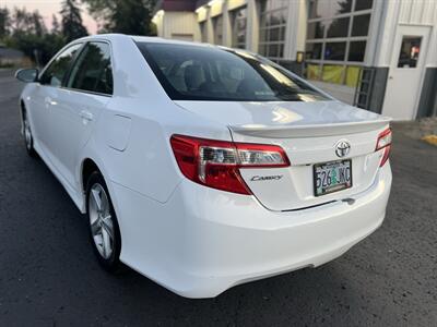 2014 Toyota Camry SE   - Photo 3 - Beaverton, OR 97005