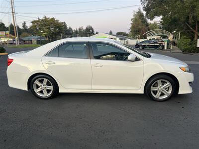 2014 Toyota Camry SE   - Photo 6 - Beaverton, OR 97005