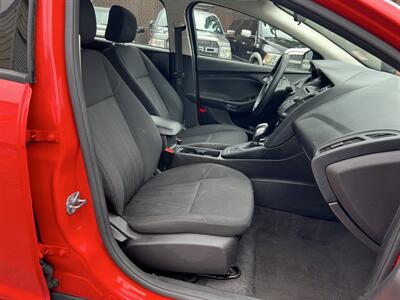 2015 Ford Focus SE   - Photo 13 - Beaverton, OR 97005