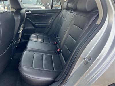 2011 Volkswagen Jetta SportWagen TDI   - Photo 10 - Beaverton, OR 97005