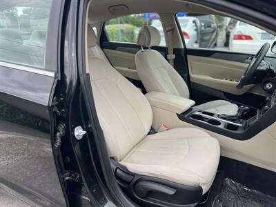 2015 Hyundai Sonata SE - Photo 12 - Beaverton, OR 97005