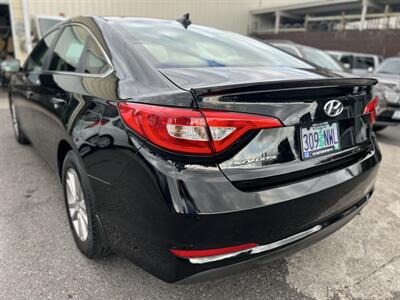 2015 Hyundai Sonata SE - Photo 3 - Beaverton, OR 97005