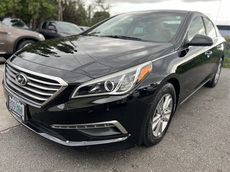 2015 Hyundai Sonata SE   - Photo 1 - Beaverton, OR 97005