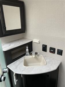 2018 Venture RV Sonic - Photo 17 - Beaverton, OR 97005