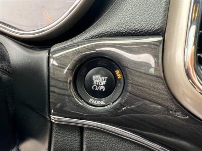 2015 Jeep Grand Cherokee Overland 4X4   - Photo 18 - Beaverton, OR 97005