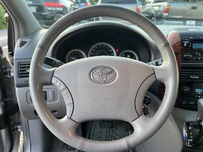 2004 Toyota Sienna XLE Limited AWD 7 Passenger   - Photo 20 - Beaverton, OR 97005