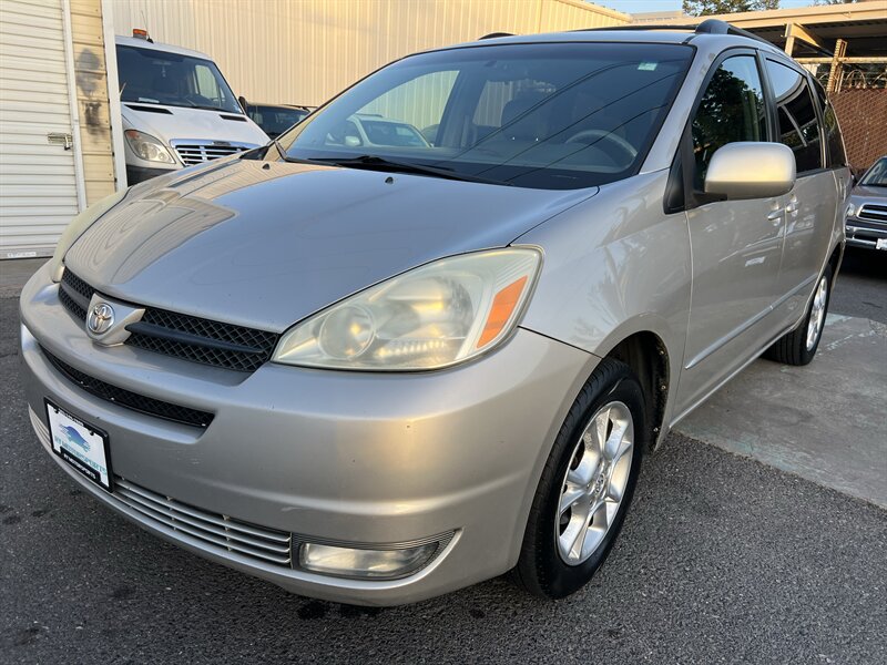 2004 Toyota Sienna XLE Limited AWD 7 Passenger   - Photo 1 - Beaverton, OR 97005