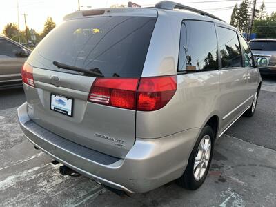 2004 Toyota Sienna XLE Limited AWD 7 Passenger   - Photo 5 - Beaverton, OR 97005