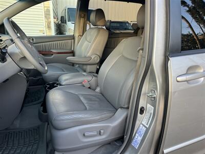 2004 Toyota Sienna XLE Limited AWD 7 Passenger   - Photo 9 - Beaverton, OR 97005