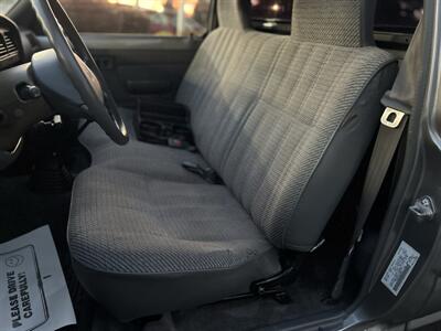 1994 Toyota Pickup - Photo 9 - Beaverton, OR 97005