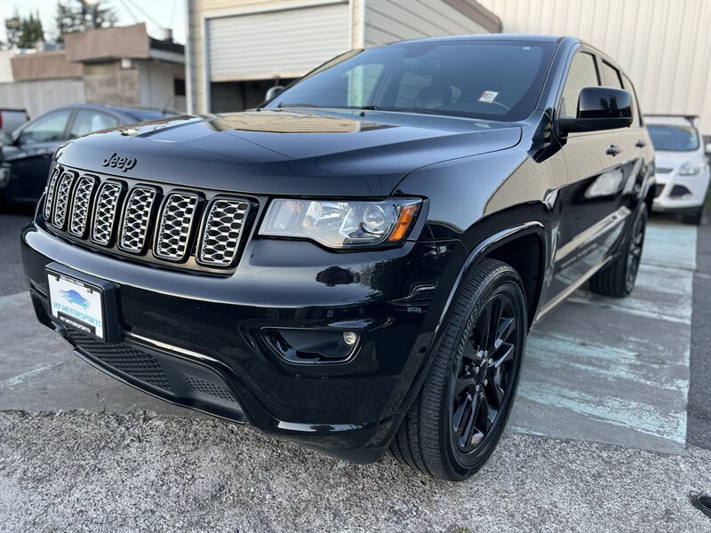 2018 Jeep Grand Cherokee Altitude 4X4   - Photo 1 - Beaverton, OR 97005