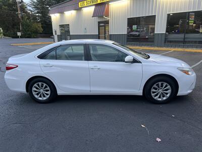 2017 Toyota Camry SE - Photo 6 - Beaverton, OR 97005
