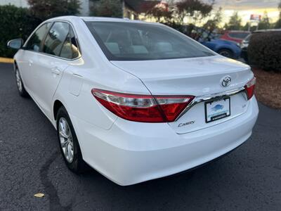 2017 Toyota Camry SE - Photo 3 - Beaverton, OR 97005