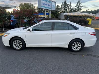2017 Toyota Camry SE - Photo 2 - Beaverton, OR 97005