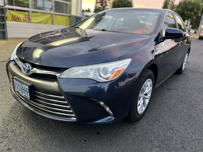 2015 Toyota Camry Hybrid LE   - Photo 1 - Beaverton, OR 97005