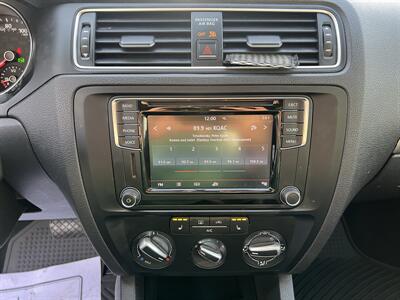 2017 Volkswagen Jetta 1.4T SE   - Photo 17 - Beaverton, OR 97005