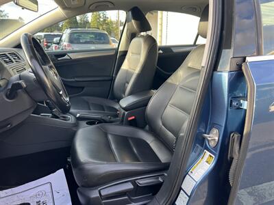 2017 Volkswagen Jetta 1.4T SE   - Photo 9 - Beaverton, OR 97005