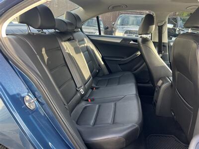 2017 Volkswagen Jetta 1.4T SE   - Photo 12 - Beaverton, OR 97005