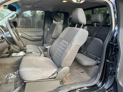 2012 Nissan Frontier SV V6 4X4 - Photo 9 - Beaverton, OR 97005