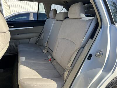 2013 Subaru Outback 2.5i Premium   - Photo 8 - Beaverton, OR 97005