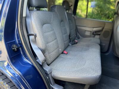 2005 Ford Explorer XLS 4X4 - Photo 12 - Beaverton, OR 97005
