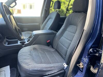 2005 Ford Explorer XLS 4X4 - Photo 9 - Beaverton, OR 97005