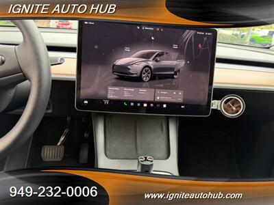 2024 Tesla Model Y Long Range RWD   - Photo 11 - Laguna Hills, CA 92653