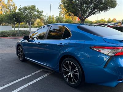 2018 Toyota Camry SE   - Photo 4 - Laguna Hills, CA 92653