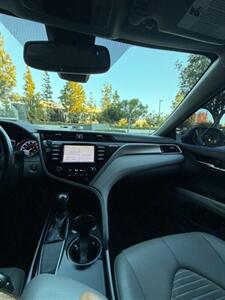 2018 Toyota Camry SE   - Photo 10 - Laguna Hills, CA 92653