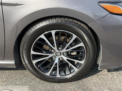2018 Toyota Camry SE   - Photo 8 - Los Angeles, CA 90065
